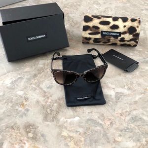 Dolce & Gabbana leopard-brown sunglasses.